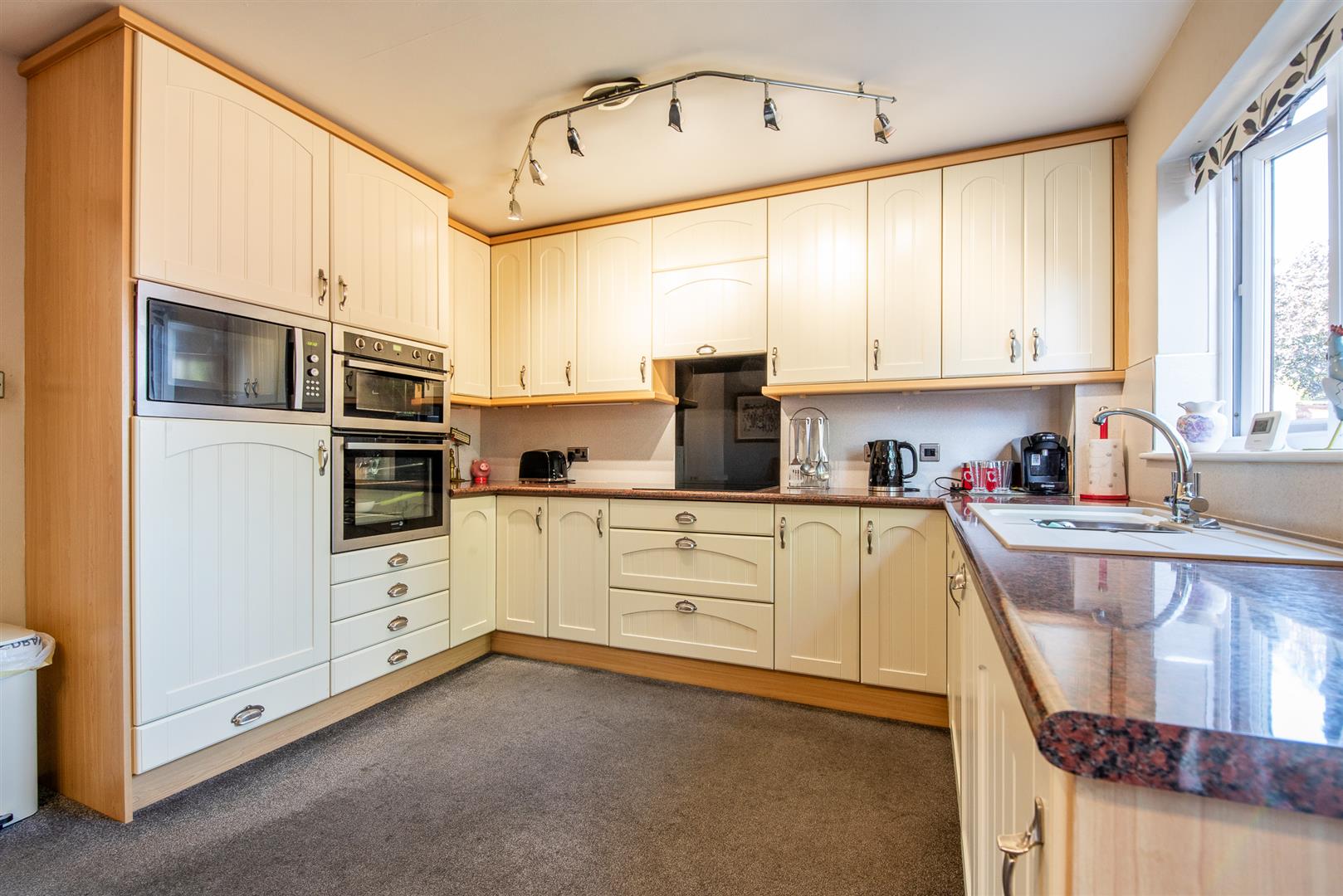 3 bed property in Balcarres Close, Leyland